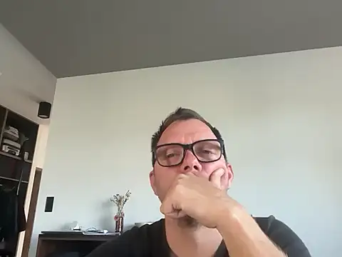 Snapshot of xmnbx77 chatting on October 2025 07:20:02 AM xmnbx77 online show from October 2025 07:20:02 AM