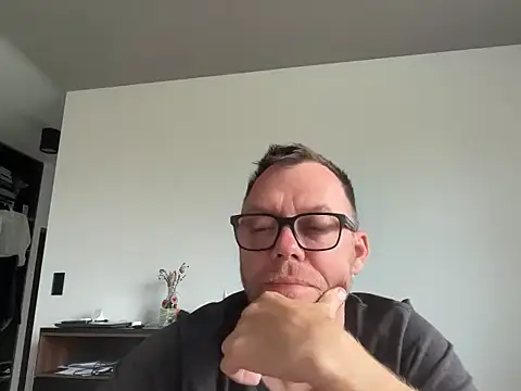 Snapshot of xmnbx77 chatting on October 2025 09:10:01 AM xmnbx77 online show from October 2025 09:10:01 AM