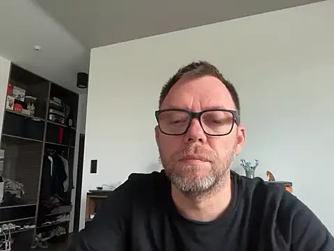 Snapshot of xmnbx77 chatting on November 2025 10:27:01 AM xmnbx77 online show from November 2025 10:27:01 AM