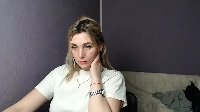  sexy lady online show from February 2025 08:31:01 PM