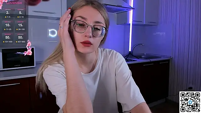 Snapshot of LivyyBossom chatting on December 2024 03:21:02 PM LivyyBossom online show from December 2024 03:21:02 PM