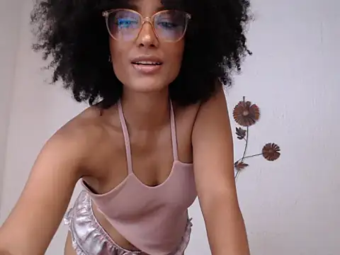 Snapshot of violettamartins chatting on June 2026 09:25:01 PM violettamartins online show from June 2026 09:25:01 PM
