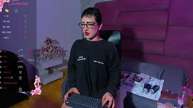 Snapshot of melodybonss_ chatting on January 2025 04:39:02 AM melodybonss  online show from January 2025 04:39:02 AM