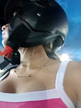 Snapshot of GIRL_DONCELLA chatting on December 2024 10:53:02 PM GIRL DONCELLA online show from December 2024 10:53:02 PM