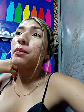 Snapshot of GIRL_DONCELLA chatting on December 2024 02:31:02 AM GIRL DONCELLA online show from December 2024 02:31:02 AM