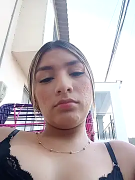 Snapshot of GIRL_DONCELLA chatting on January 2025 10:37:01 PM GIRL DONCELLA online show from January 2025 10:37:01 PM