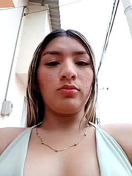 Snapshot of GIRL_DONCELLA chatting on January 2025 10:38:01 PM GIRL DONCELLA online show from January 2025 10:38:01 PM