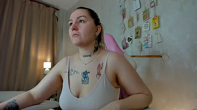 Debbie Taylor online show from November 2025 05:45:03 PM