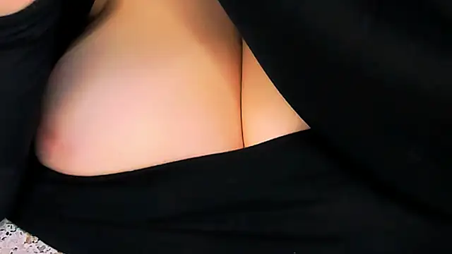 Snapshot of love_insidee chatting on October 2025 07:42:01 AM love insidee online show from October 2025 07:42:01 AM