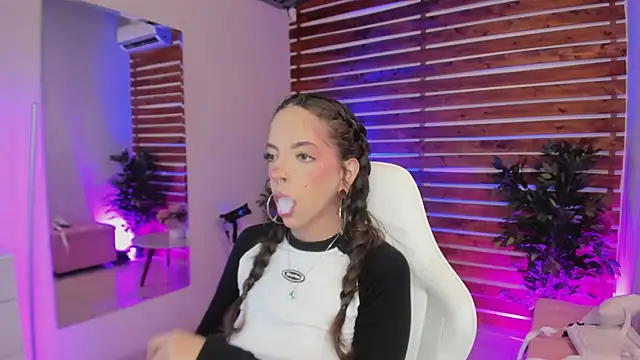 Sapphire Venuss online show from February 2026 01:26:02 AM