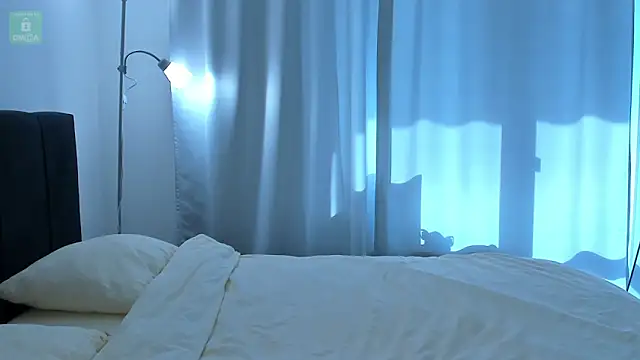 Snapshot of erika_hoiree chatting on April 2026 07:36:02 AM erika hoiree online show from April 2026 07:36:02 AM