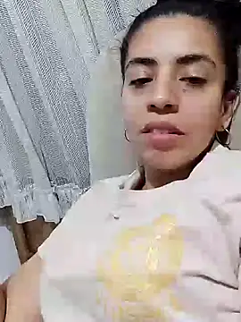 Snapshot of anngela01 chatting on December 2024 07:33:02 AM anngela01 online show from December 2024 07:33:02 AM