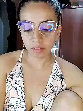 Snapshot of anngela01 chatting on January 2025 08:12:01 PM anngela01 online show from January 2025 08:12:01 PM