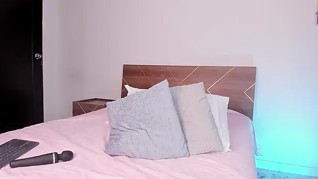 amber maxwell online show from February 2025 11:39:01 PM