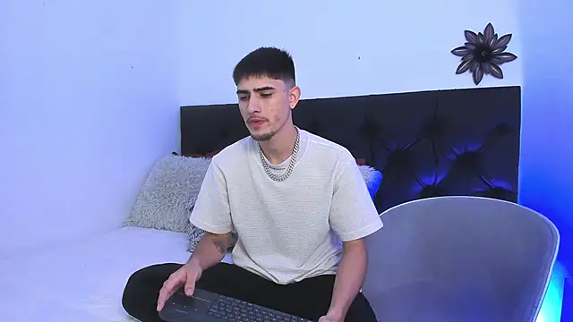 PhilipRich online show from February 2025 06:23:02 PM