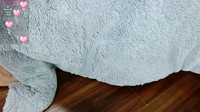 Snapshot of Aurora_blossom__ chatting on January 2025 12:45:02 PM Aurora blossom online show from January 2025 12:45:02 PM