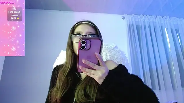 Snapshot of Aurora_blossom__ chatting on September 2025 08:53:01 PM Aurora blossom online show from September 2025 08:53:01 PM