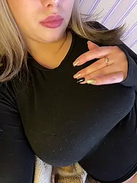 Snapshot of 69Laura696 chatting on December 2024 12:01:02 PM 69Laura696 online show from December 2024 12:01:02 PM