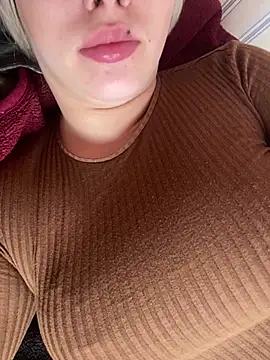 Snapshot of 69Laura696 chatting on February 2025 09:34:02 AM 69Laura696 online show from February 2025 09:34:02 AM