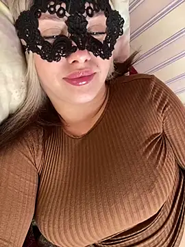 Snapshot of 69Laura696 chatting on March 2025 09:25:02 AM 69Laura696 online show from March 2025 09:25:02 AM