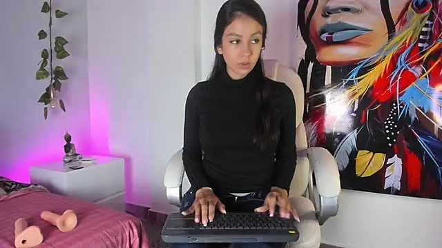 Luci And Sofi online show from November 2025 03:33:02 PM