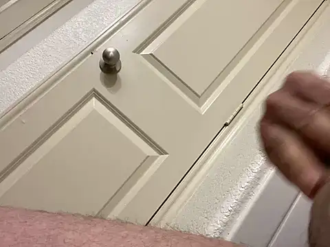 Snapshot of DuroMan25 chatting on December 2024 07:46:02 PM DuroMan25 online show from December 2024 07:46:02 PM