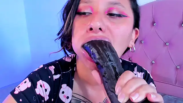 Snapshot of Mila_nixon02 chatting on December 2024 06:43:01 PM Mila nixon02 online show from December 2024 06:43:01 PM