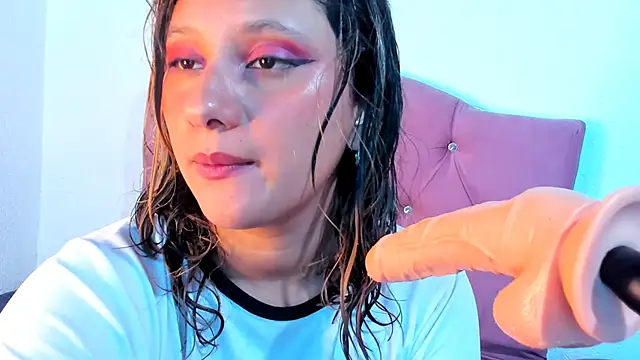 Snapshot of Mila_nixon02 chatting on February 2025 04:36:02 PM Mila nixon02 online show from February 2025 04:36:02 PM