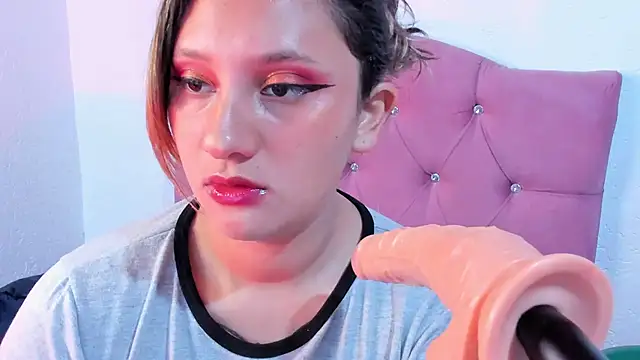 Snapshot of Mila_nixon02 chatting on March 2025 02:45:01 PM Mila nixon02 online show from March 2025 02:45:01 PM