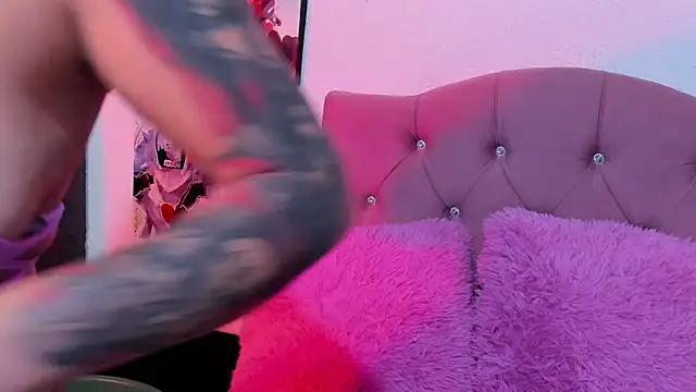 Snapshot of Mila_nixon02 chatting on October 2025 04:33:02 AM Mila nixon02 online show from October 2025 04:33:02 AM