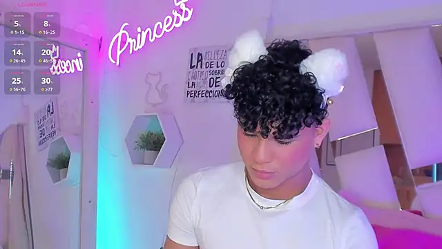 EthanCollens online show from January 2025 08:50:02 PM