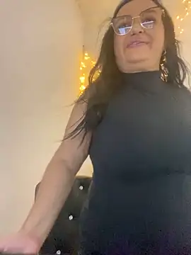 Snapshot of Gia_Nahomi chatting on December 2024 11:02:01 PM Gia Nahomi online show from December 2024 11:02:01 PM