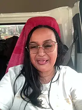 Snapshot of Gia_Nahomi chatting on December 2024 03:59:02 PM Gia Nahomi online show from December 2024 03:59:02 PM