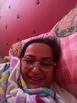 Snapshot of Gia_Nahomi chatting on January 2025 02:08:01 PM Gia Nahomi online show from January 2025 02:08:01 PM