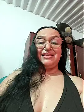 Snapshot of Gia_Nahomi chatting on January 2025 10:07:02 PM Gia Nahomi online show from January 2025 10:07:02 PM