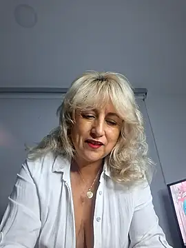 Snapshot of almaluna7 chatting on February 2026 12:11:01 AM almaluna7 online show from February 2026 12:11:01 AM