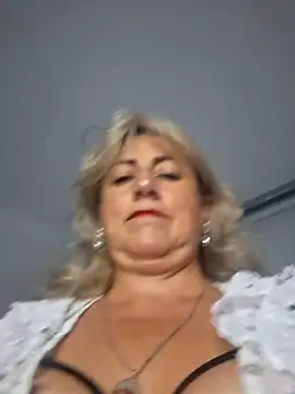 Snapshot of almaluna7 chatting on February 2026 12:01:01 AM almaluna7 online show from February 2026 12:01:01 AM