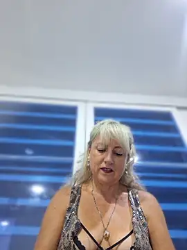 Snapshot of almaluna7 chatting on April 2026 11:43:02 PM almaluna7 online show from April 2026 11:43:02 PM