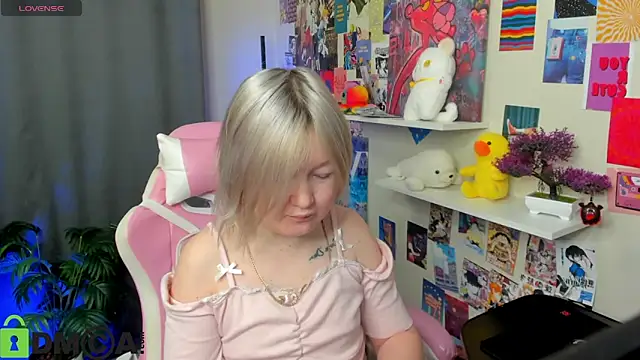 Snapshot of Sara_Robinson chatting on April 2026 02:25:02 AM Sara Robinson online show from April 2026 02:25:02 AM