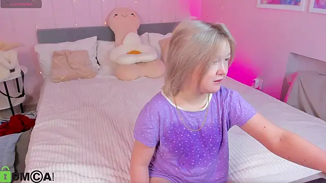 Snapshot of Sara_Robinson chatting on April 2026 02:51:02 AM Sara Robinson online show from April 2026 02:51:02 AM