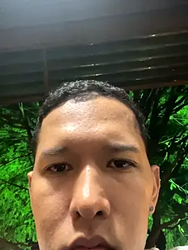 Snapshot of Yolngg chatting on October 2025 03:50:01 AM Yolngg online show from October 2025 03:50:01 AM