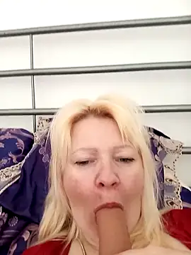 Snapshot of Lauri_scherri chatting on April 2026 02:08:02 PM Lauri scherri online show from April 2026 02:08:02 PM