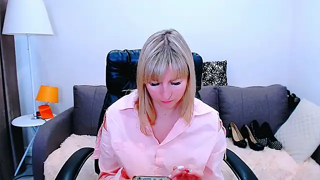 Snapshot of Incredible_Ariela chatting on June 2026 09:14:02 AM Incredible Ariela online show from June 2026 09:14:02 AM