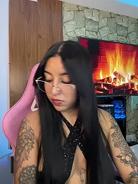 Snapshot of Tamara_Roberts1 chatting on March 2025 03:56:02 AM Tamara Roberts1 online show from March 2025 03:56:02 AM