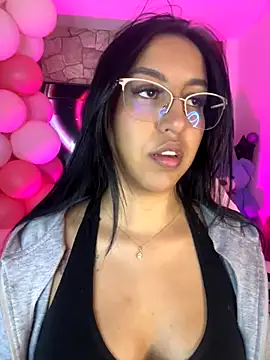 Snapshot of Tamara_Roberts1 chatting on October 2025 01:01:02 AM Tamara Roberts1 online show from October 2025 01:01:02 AM