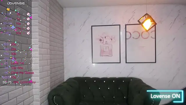 Snapshot of _Charlotte_v chatting on December 2024 03:50:02 PM Charlotte v online show from December 2024 03:50:02 PM