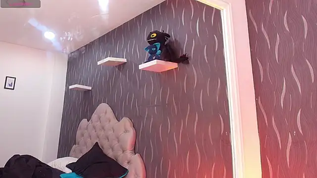 AuroraRojas online show from March 2025 10:13:02 AM