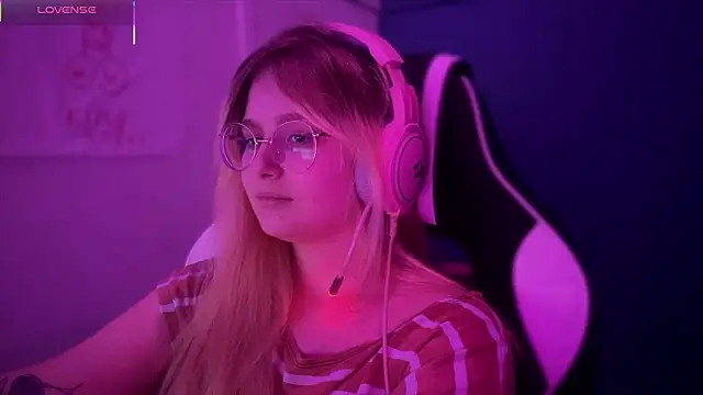 JacyWinslat online show from March 2025 06:45:02 PM