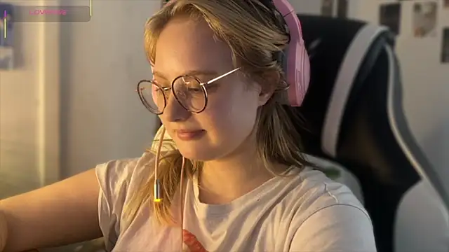 JacyWinslat online show from September 2025 01:56:01 PM