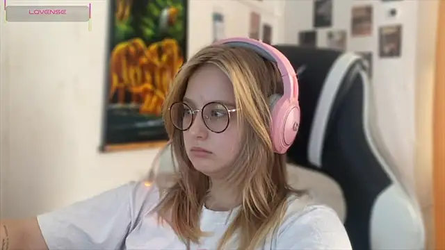 JacyWinslat online show from September 2025 12:07:01 PM